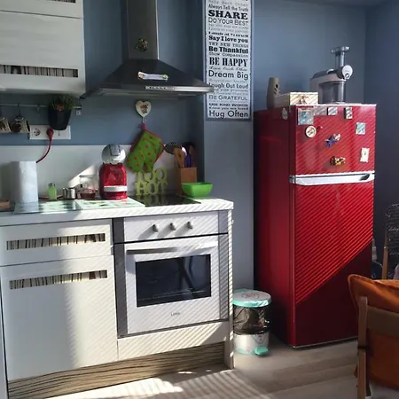 Apartment театъра *